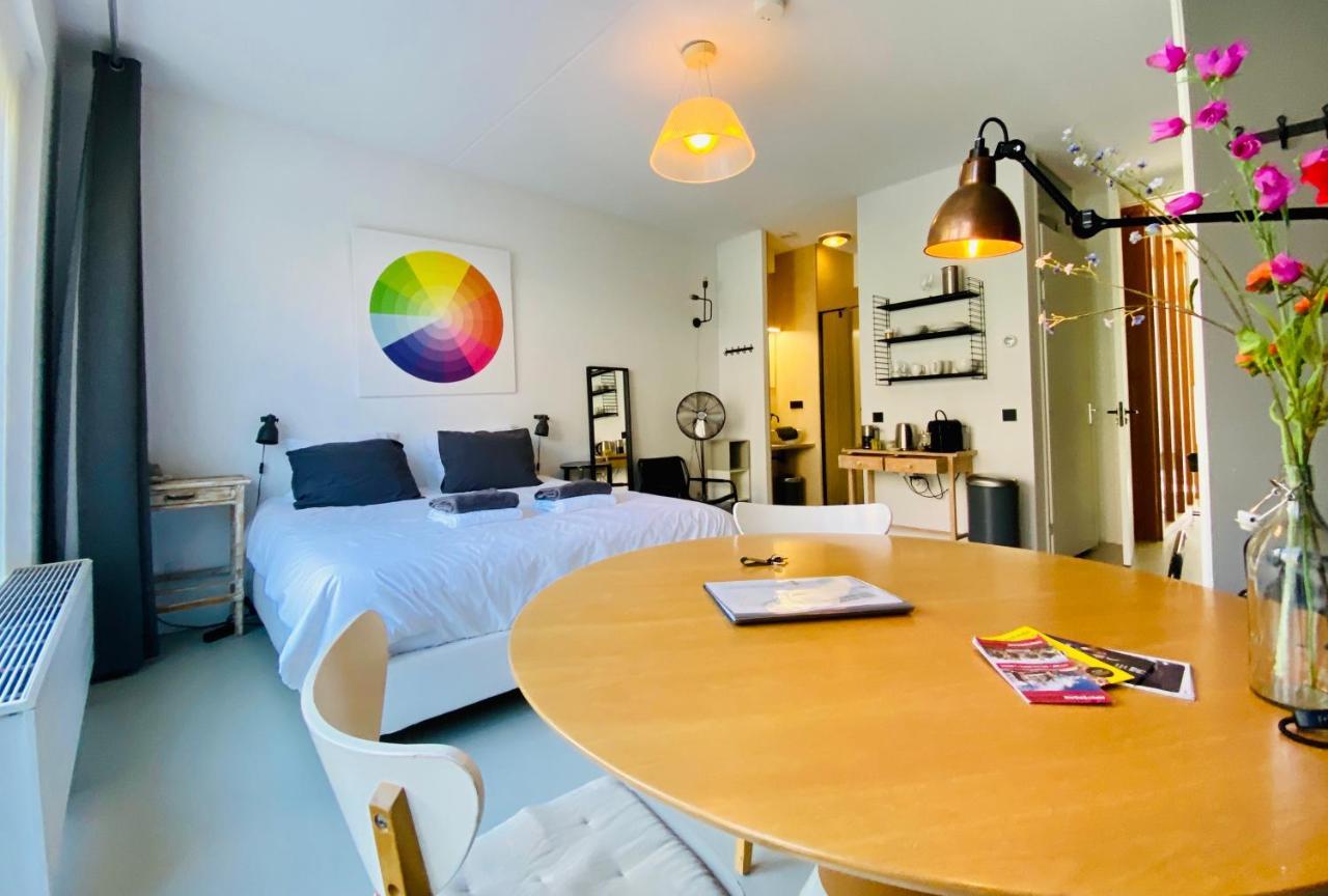 Private Studio With Free Car Parking 阿姆斯特丹 外观 照片