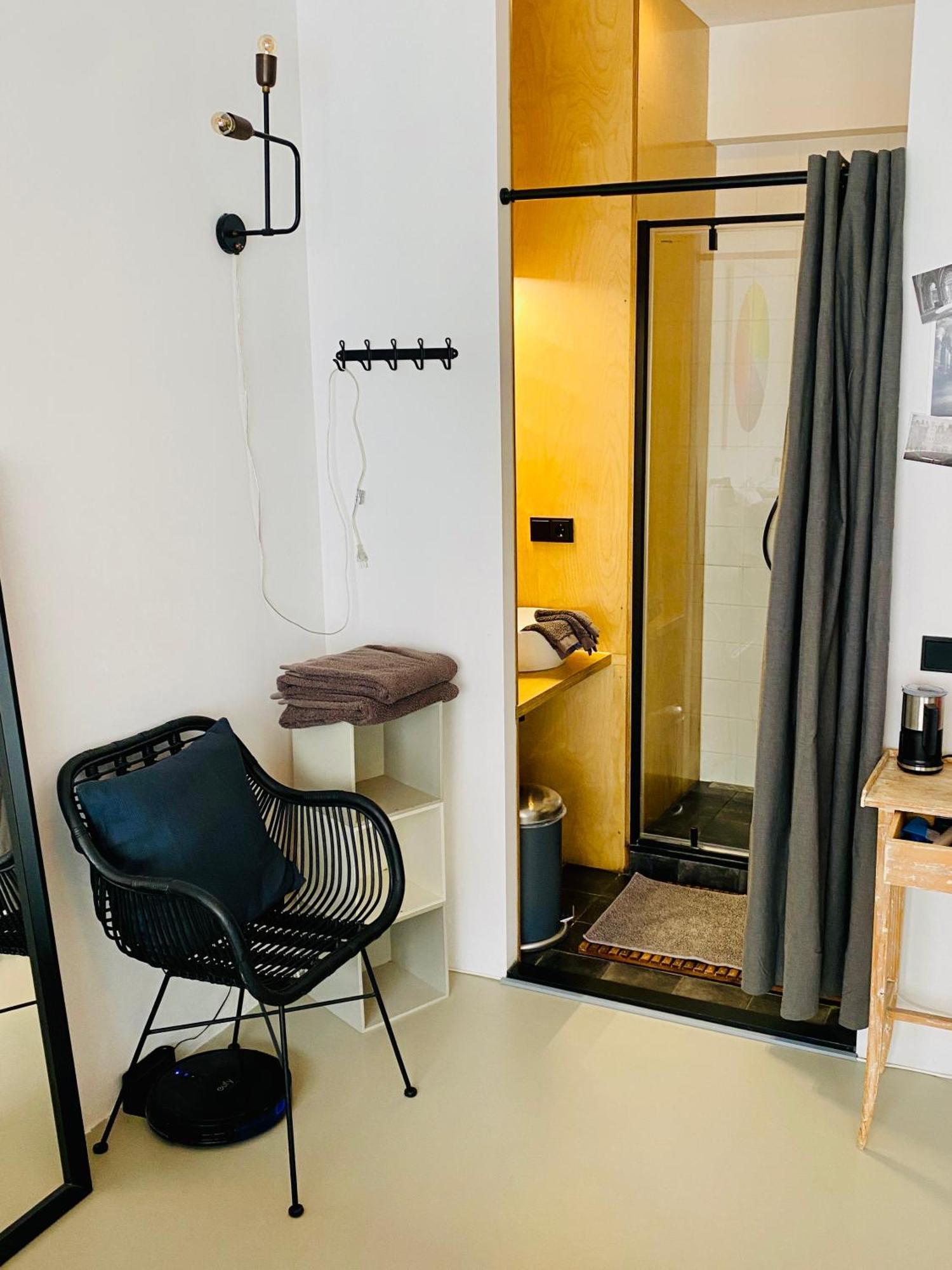Private Studio With Free Car Parking 阿姆斯特丹 外观 照片
